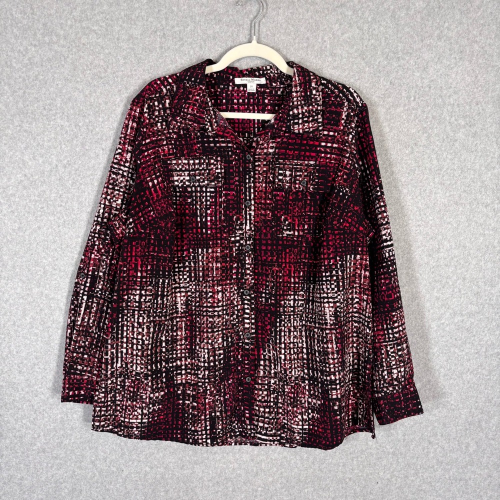 Studio Works Satin Utility Blouse 2X Red‎ Black Abstract Print Stretch Pockets